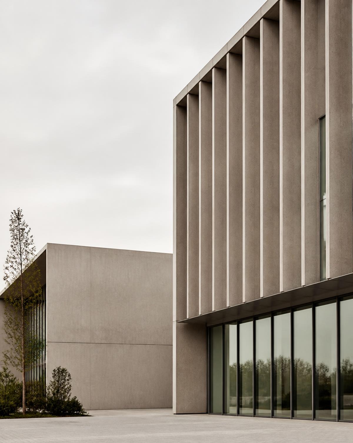 Composición arquitectónica sobria que ilustra el estilo corporativo de PAGIVA
